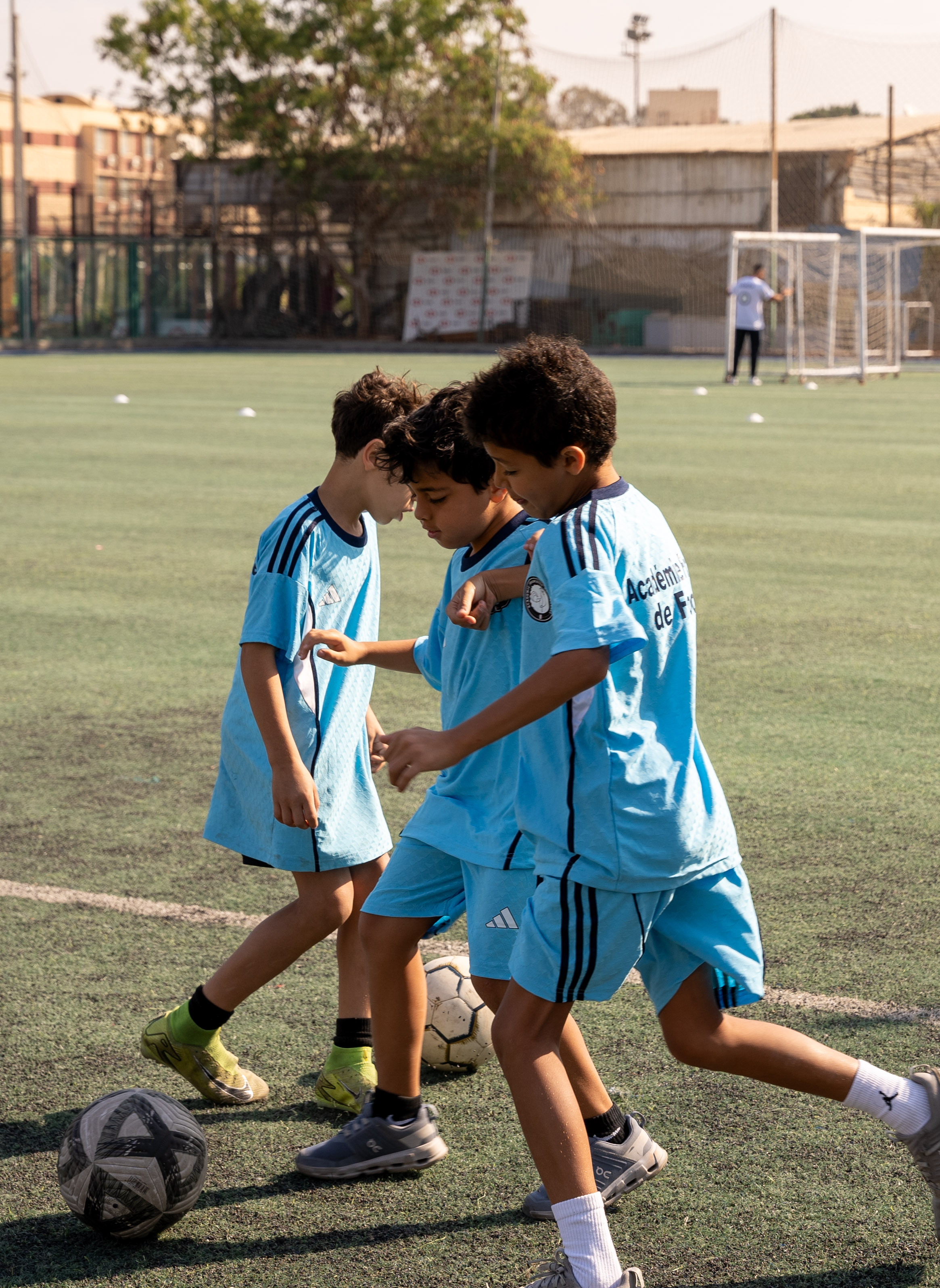 Action en maillot bleu AFF